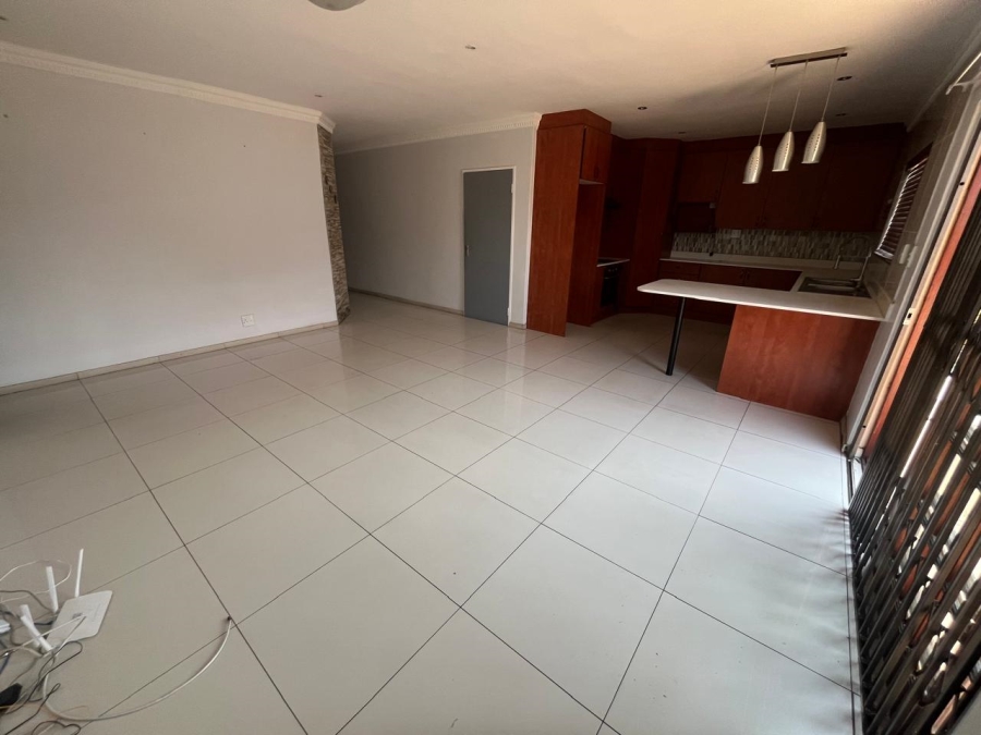 To Let 3 Bedroom Property for Rent in New Market Park Gauteng