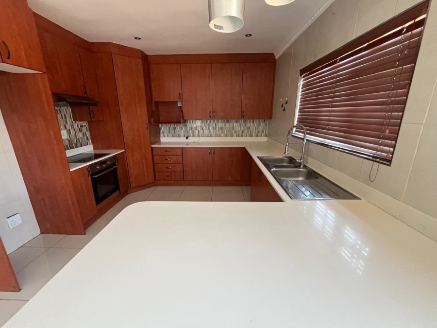 To Let 3 Bedroom Property for Rent in New Market Park Gauteng