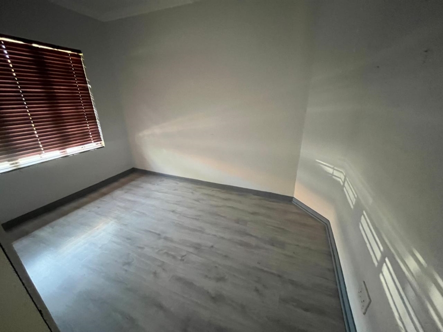 To Let 3 Bedroom Property for Rent in New Market Park Gauteng