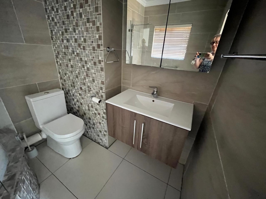 To Let 3 Bedroom Property for Rent in New Market Park Gauteng