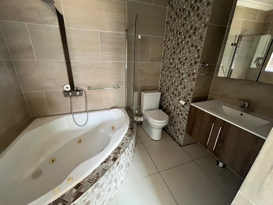 To Let 3 Bedroom Property for Rent in New Market Park Gauteng