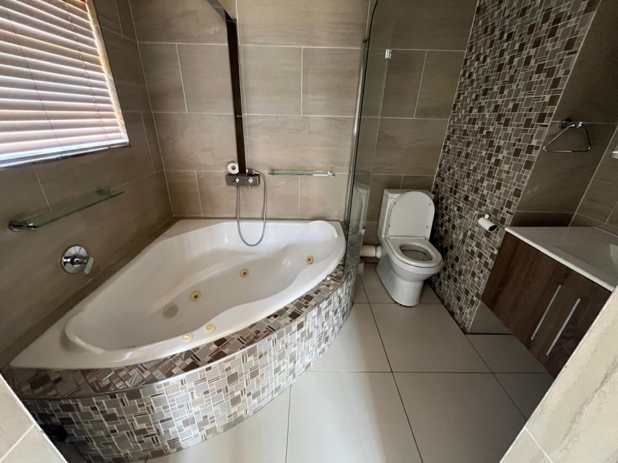 To Let 3 Bedroom Property for Rent in New Market Park Gauteng