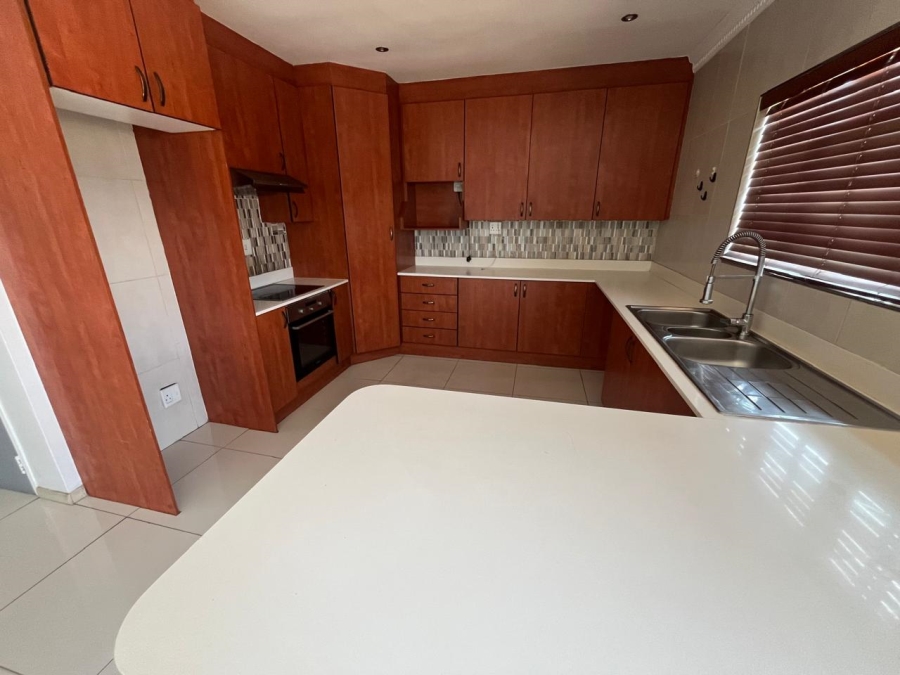 To Let 3 Bedroom Property for Rent in New Market Park Gauteng
