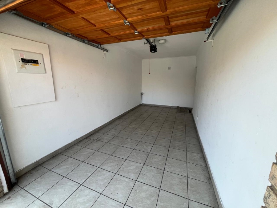 To Let 3 Bedroom Property for Rent in New Market Park Gauteng
