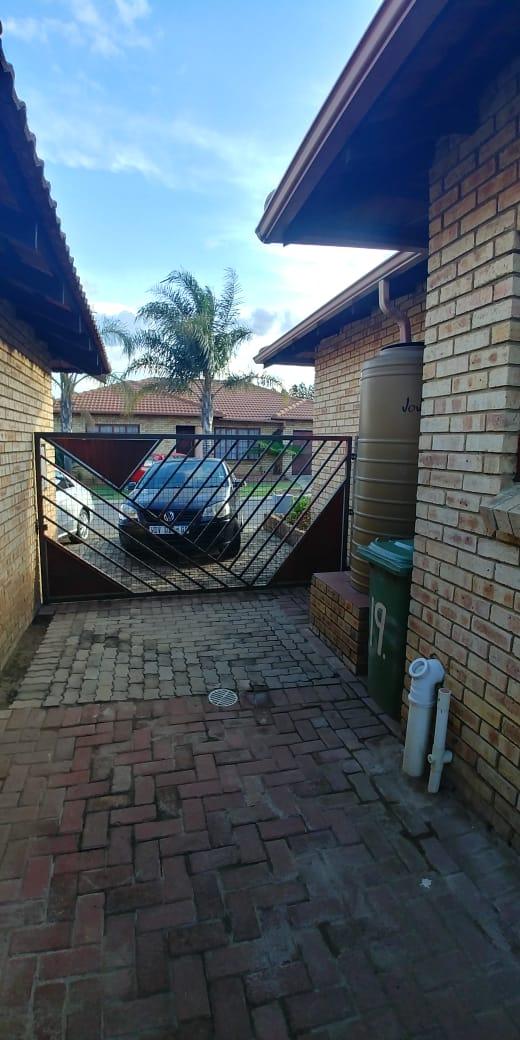 To Let 3 Bedroom Property for Rent in New Market Park Gauteng