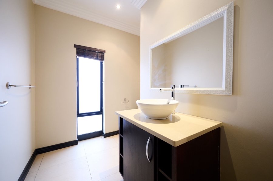 5 Bedroom Property for Sale in Kyalami Crest Estate Gauteng