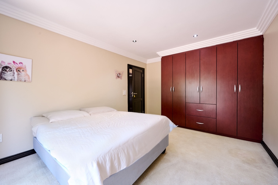 5 Bedroom Property for Sale in Kyalami Crest Estate Gauteng