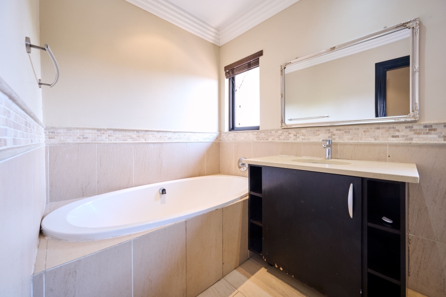 5 Bedroom Property for Sale in Kyalami Crest Estate Gauteng