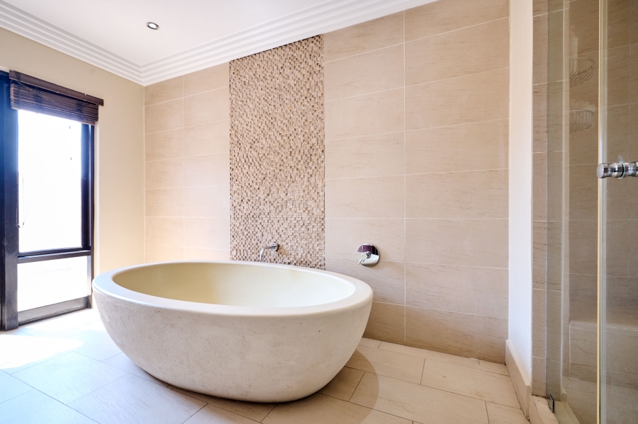 5 Bedroom Property for Sale in Kyalami Crest Estate Gauteng