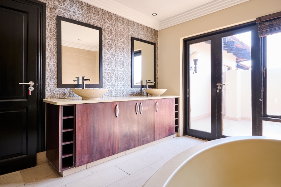 5 Bedroom Property for Sale in Kyalami Crest Estate Gauteng