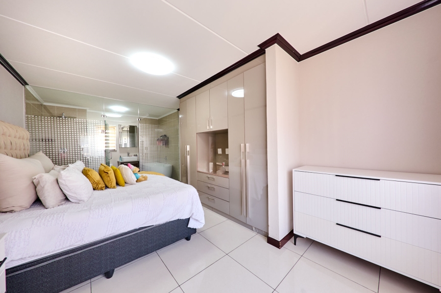 2 Bedroom Property for Sale in Carlswald Gauteng