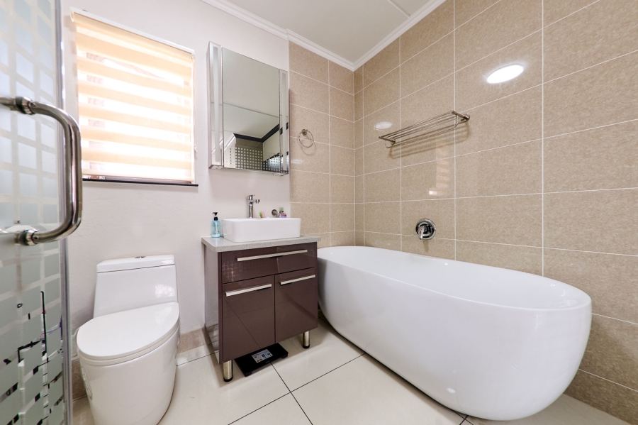 2 Bedroom Property for Sale in Carlswald Gauteng