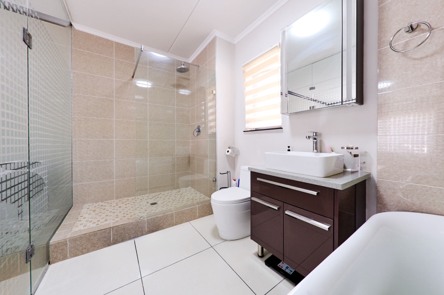 2 Bedroom Property for Sale in Carlswald Gauteng