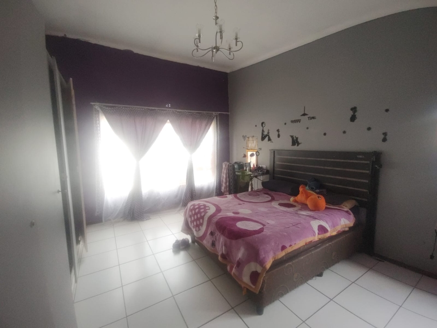 To Let 4 Bedroom Property for Rent in Falcon Ridge Gauteng