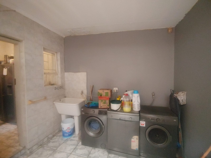 To Let 4 Bedroom Property for Rent in Falcon Ridge Gauteng