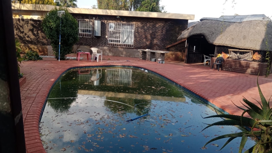 To Let 4 Bedroom Property for Rent in Falcon Ridge Gauteng