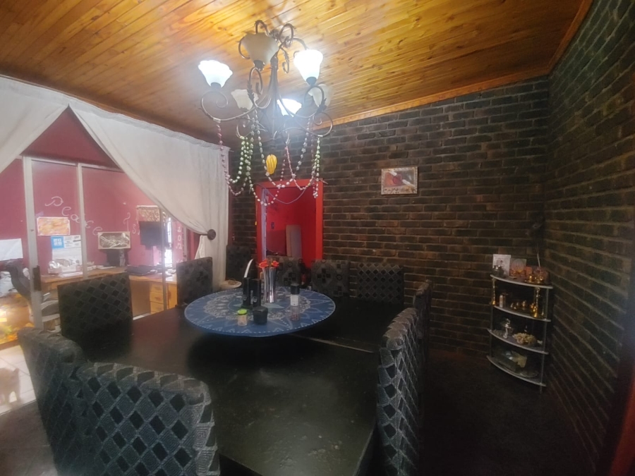 To Let 4 Bedroom Property for Rent in Falcon Ridge Gauteng