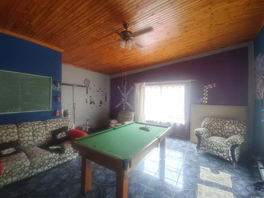 To Let 4 Bedroom Property for Rent in Falcon Ridge Gauteng