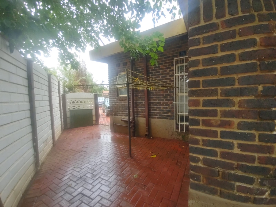 To Let 4 Bedroom Property for Rent in Falcon Ridge Gauteng