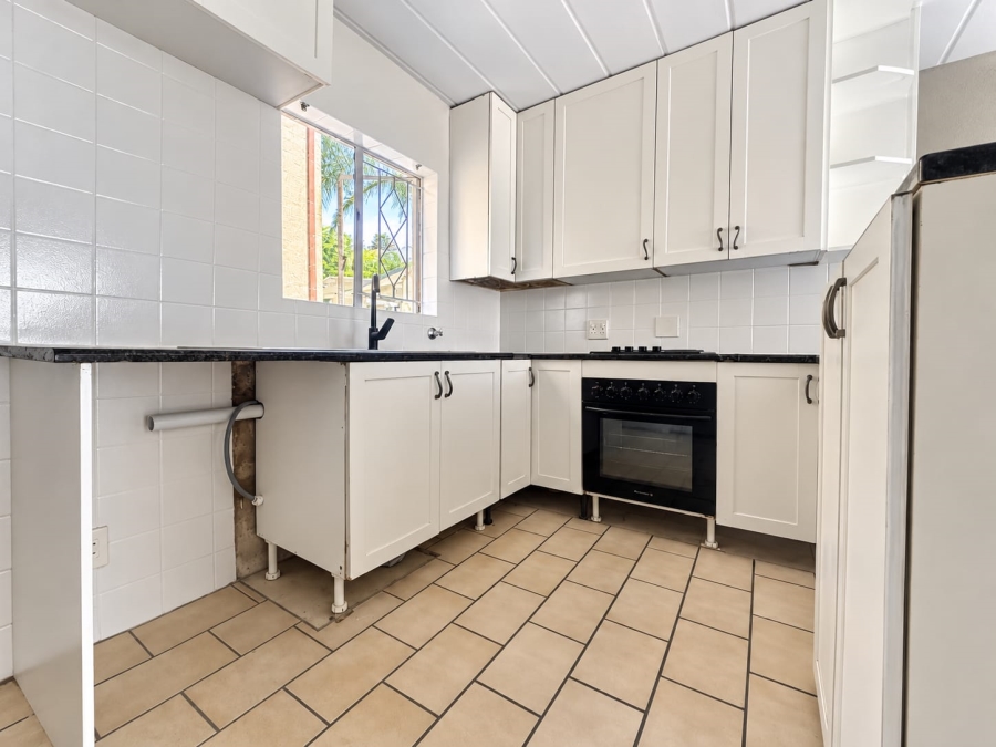 2 Bedroom Property for Sale in Helderkruin Gauteng