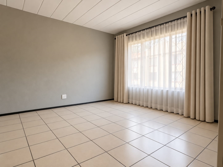 2 Bedroom Property for Sale in Helderkruin Gauteng