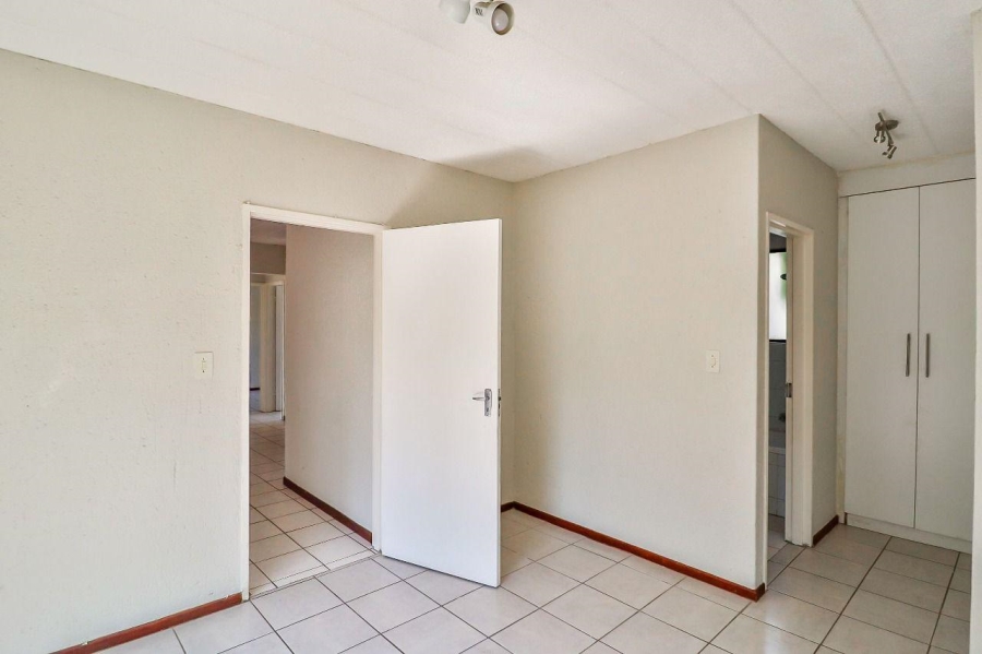 3 Bedroom Property for Sale in Bloubosrand Gauteng