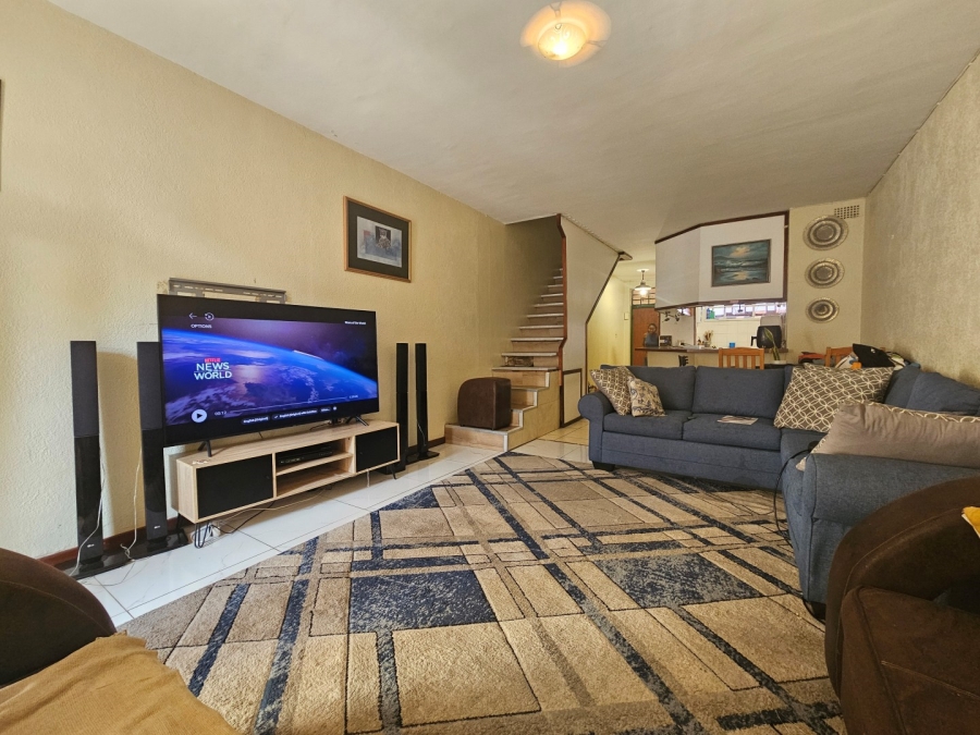 2 Bedroom Property for Sale in Bellevue East Gauteng