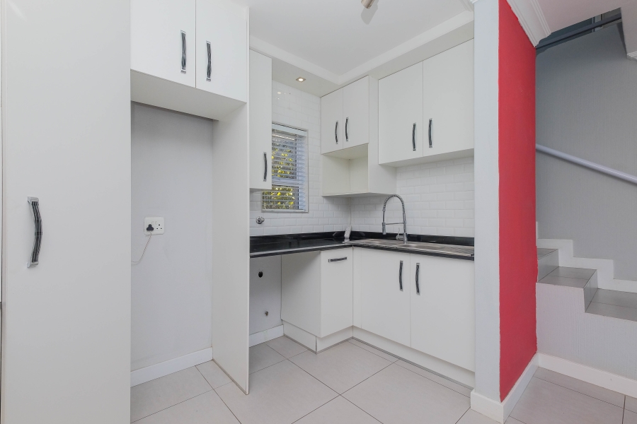 3 Bedroom Property for Sale in Noordheuwel Gauteng