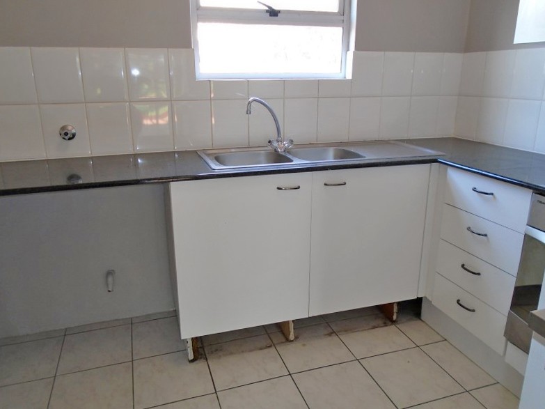 To Let 2 Bedroom Property for Rent in Illovo Gauteng