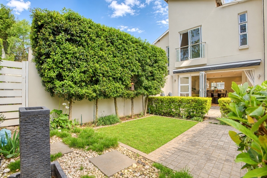 2 Bedroom Property for Sale in Linden Gauteng