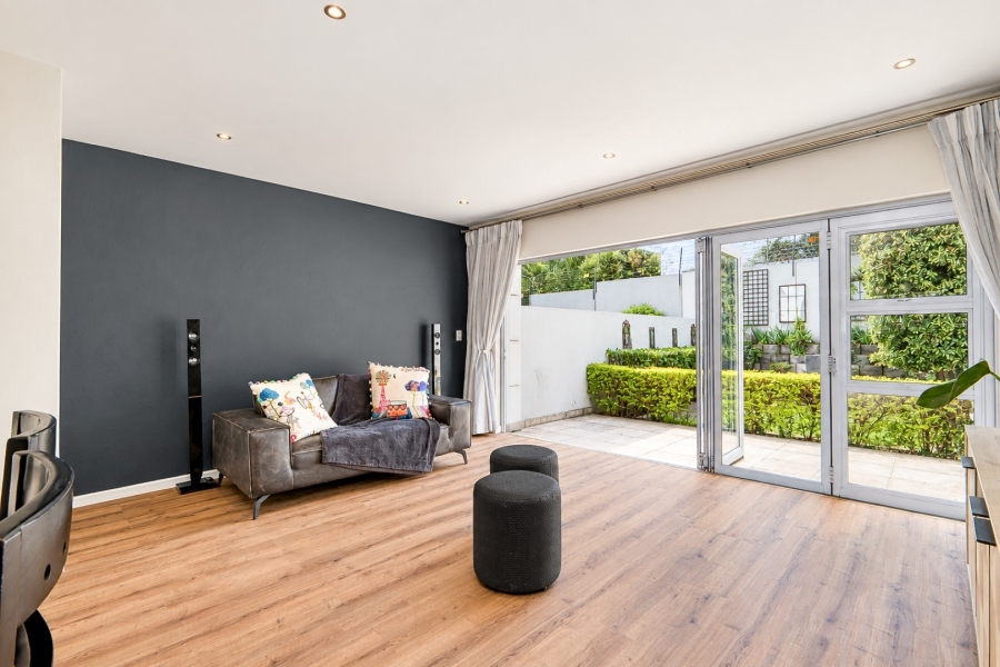 2 Bedroom Property for Sale in Linden Gauteng