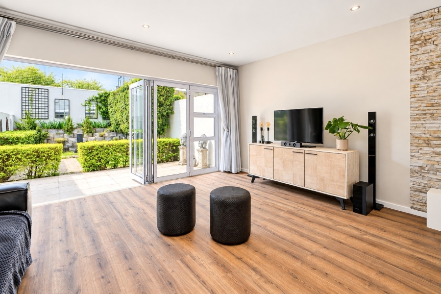 2 Bedroom Property for Sale in Linden Gauteng