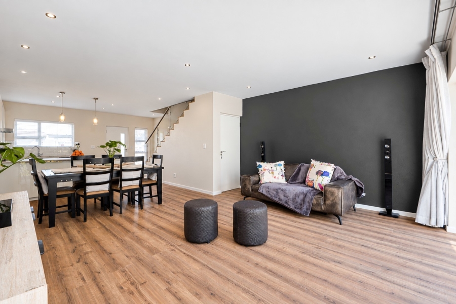 2 Bedroom Property for Sale in Linden Gauteng