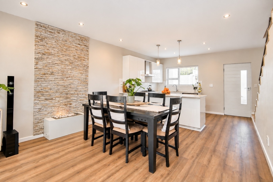2 Bedroom Property for Sale in Linden Gauteng