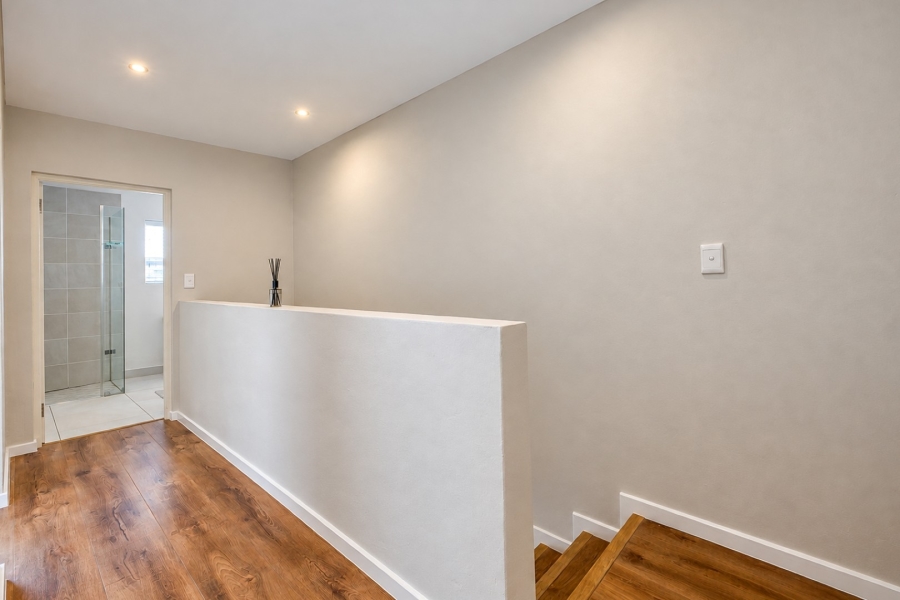 2 Bedroom Property for Sale in Linden Gauteng