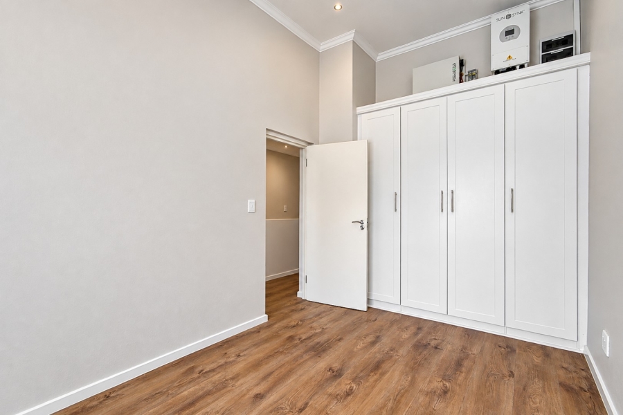 2 Bedroom Property for Sale in Linden Gauteng