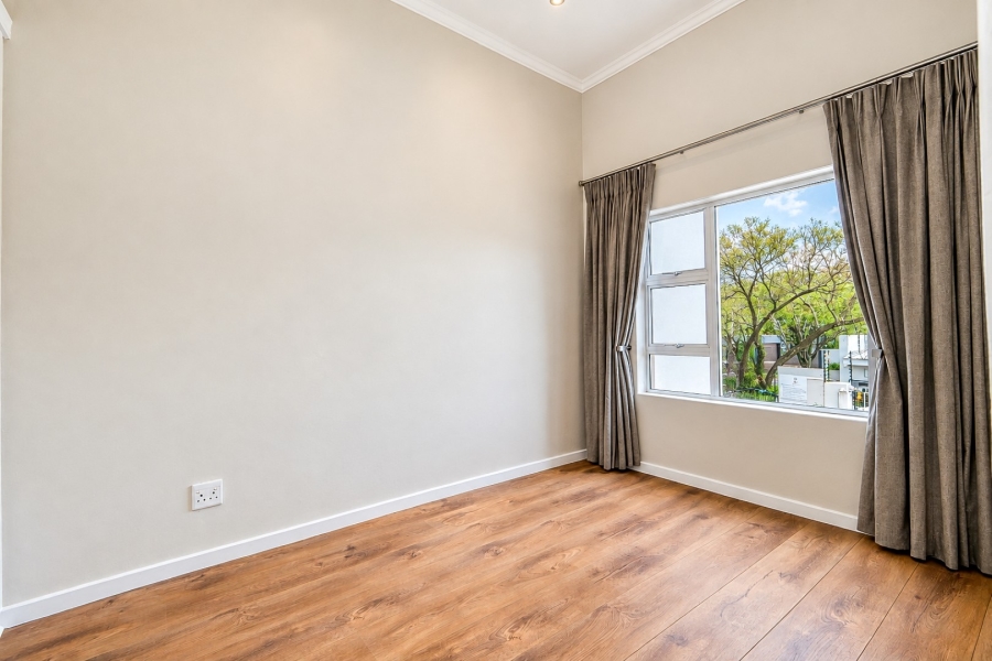 2 Bedroom Property for Sale in Linden Gauteng