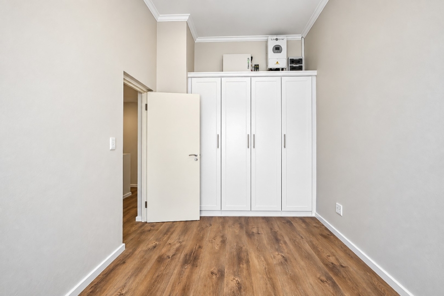2 Bedroom Property for Sale in Linden Gauteng