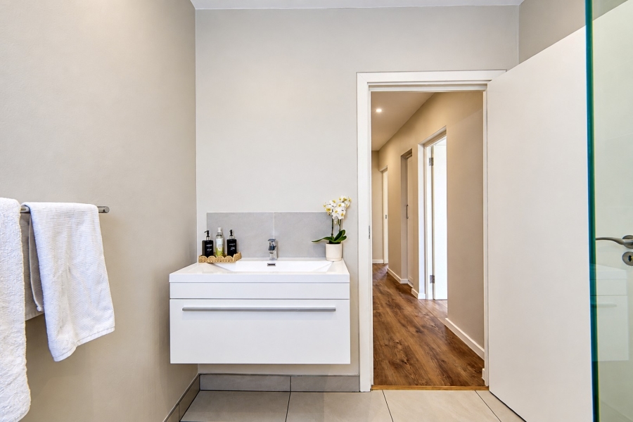 2 Bedroom Property for Sale in Linden Gauteng