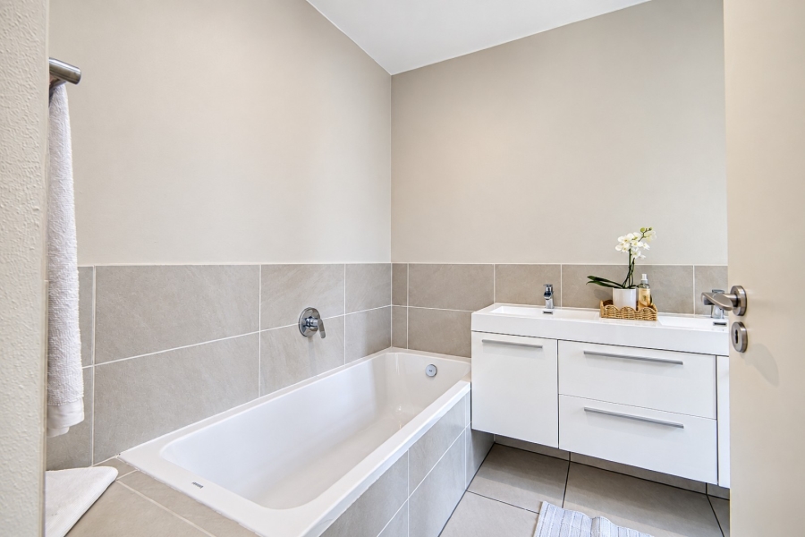 2 Bedroom Property for Sale in Linden Gauteng
