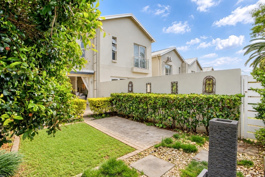 2 Bedroom Property for Sale in Linden Gauteng