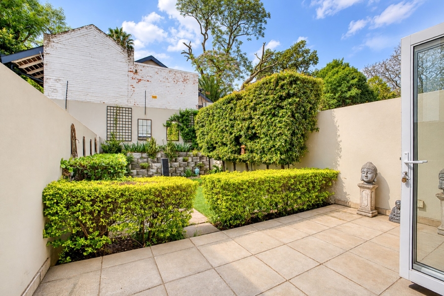 2 Bedroom Property for Sale in Linden Gauteng