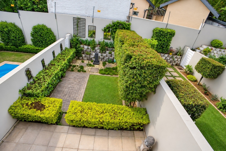 2 Bedroom Property for Sale in Linden Gauteng