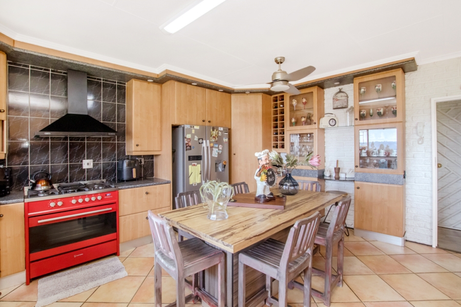 3 Bedroom Property for Sale in Wilro Park Gauteng