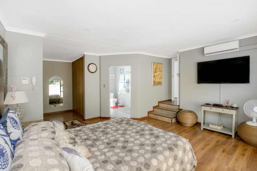 3 Bedroom Property for Sale in Wilro Park Gauteng