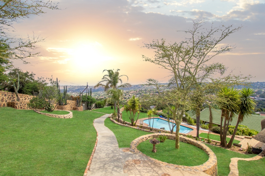 3 Bedroom Property for Sale in Wilro Park Gauteng