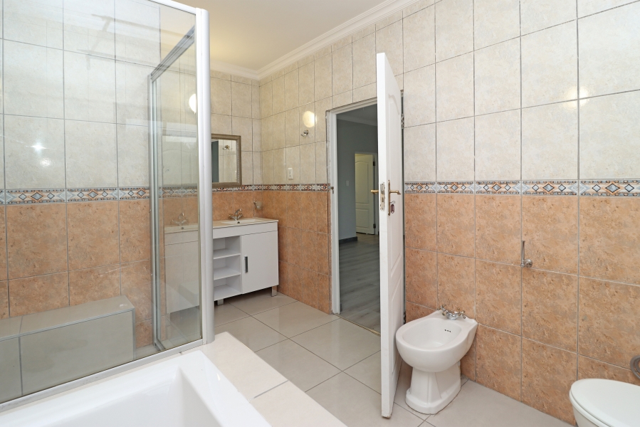 5 Bedroom Property for Sale in Kyalami Estates Gauteng