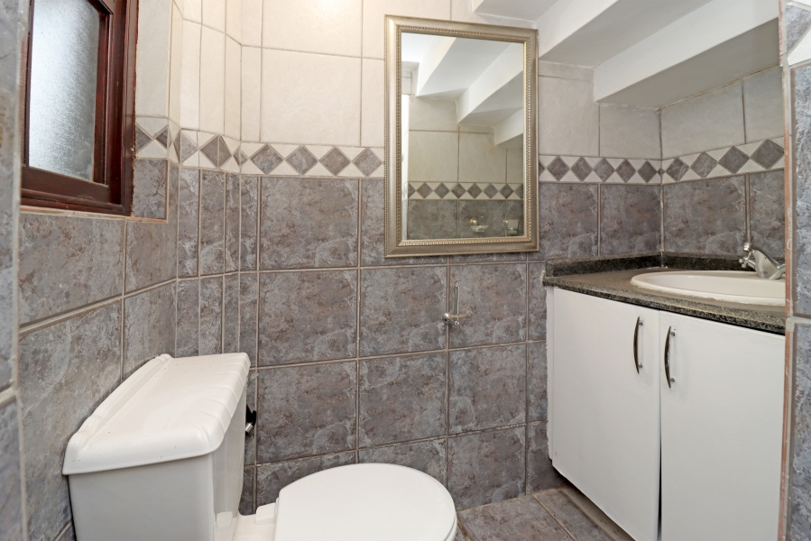 5 Bedroom Property for Sale in Kyalami Estates Gauteng