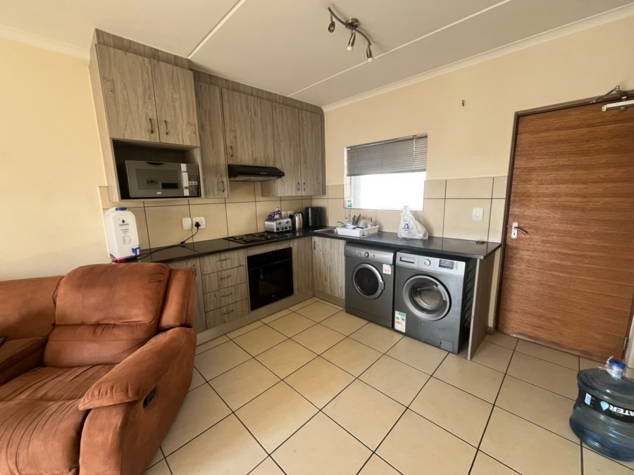 2 Bedroom Property for Sale in Barbeque Downs Gauteng