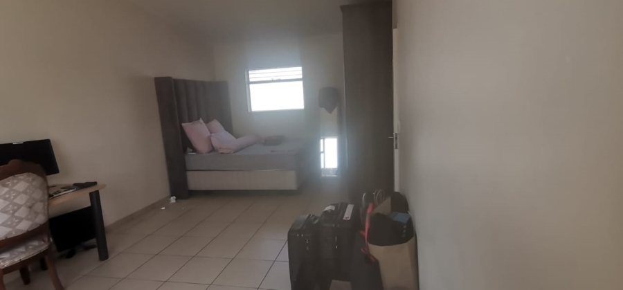 2 Bedroom Property for Sale in Barbeque Downs Gauteng